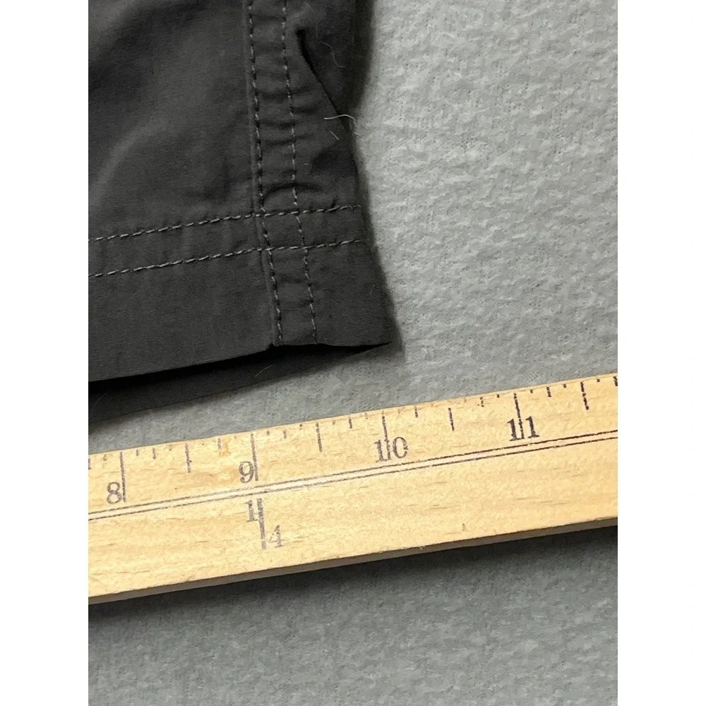 Mountain Hardwear Mesa V2 Men's med Gray Nylon Cargo Hiking Shorts OM5255